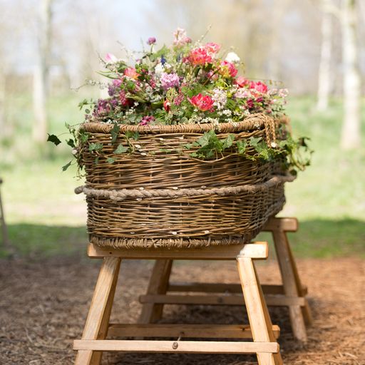 The willow coffins can be rounded at both ends and can be used five times