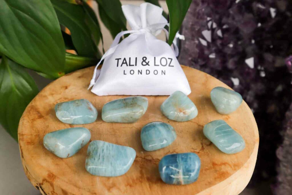 aquamarine stone photo