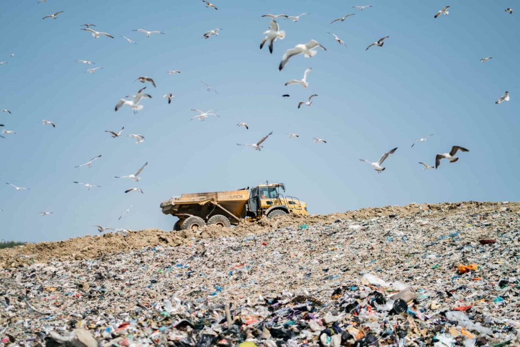 100 billion pieces of household plastic wasted each year in london