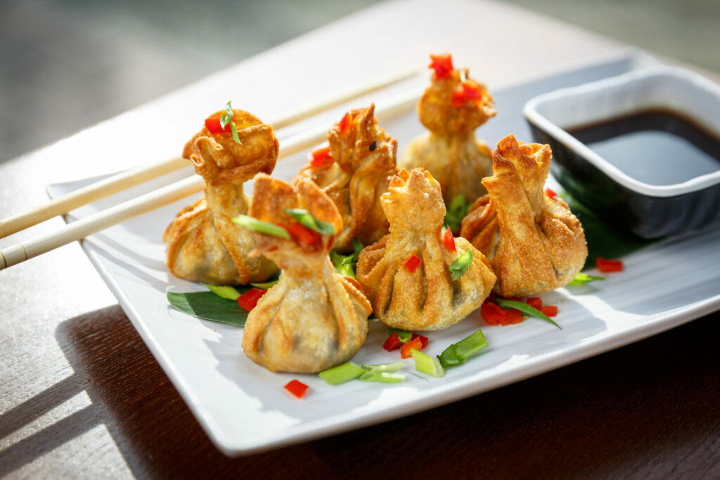 wontons with chillies and spring onions 