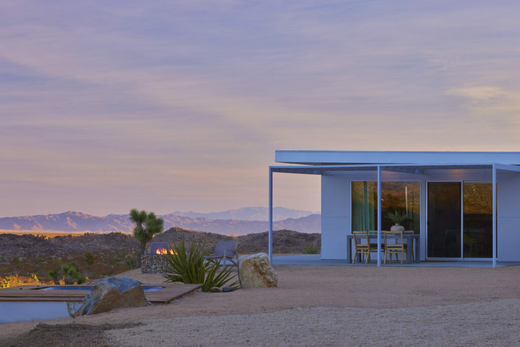 this cosy cabin in California is powered by solar panels 