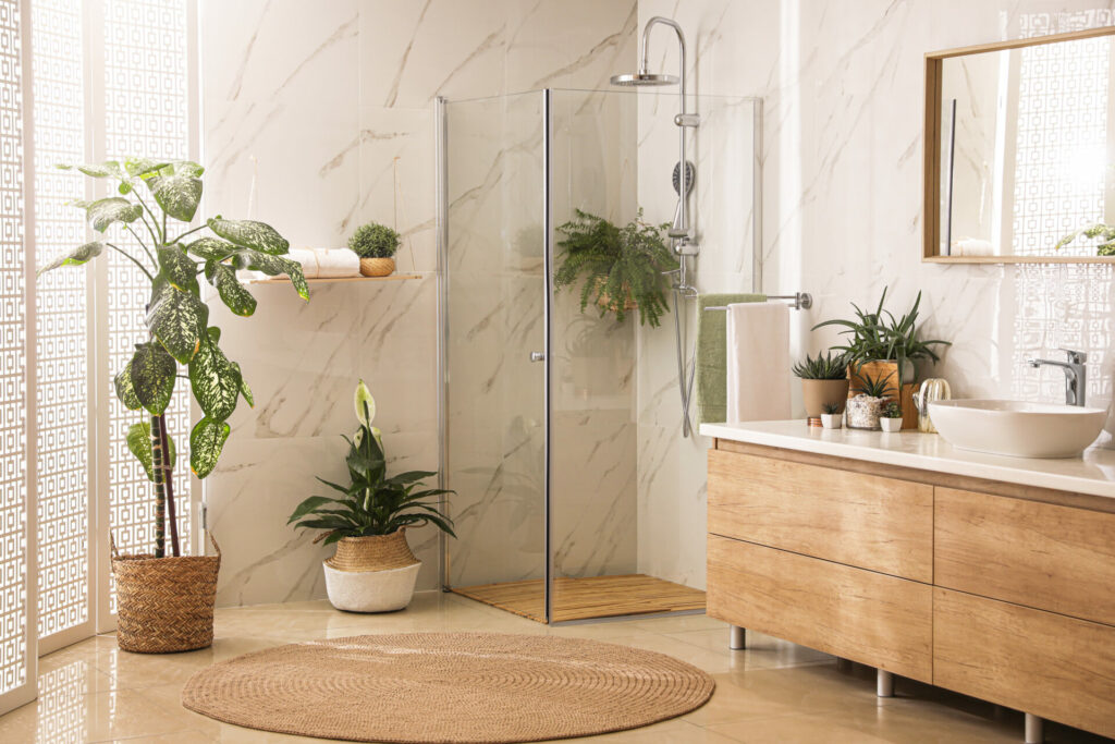 beautiful bathroom with plants 