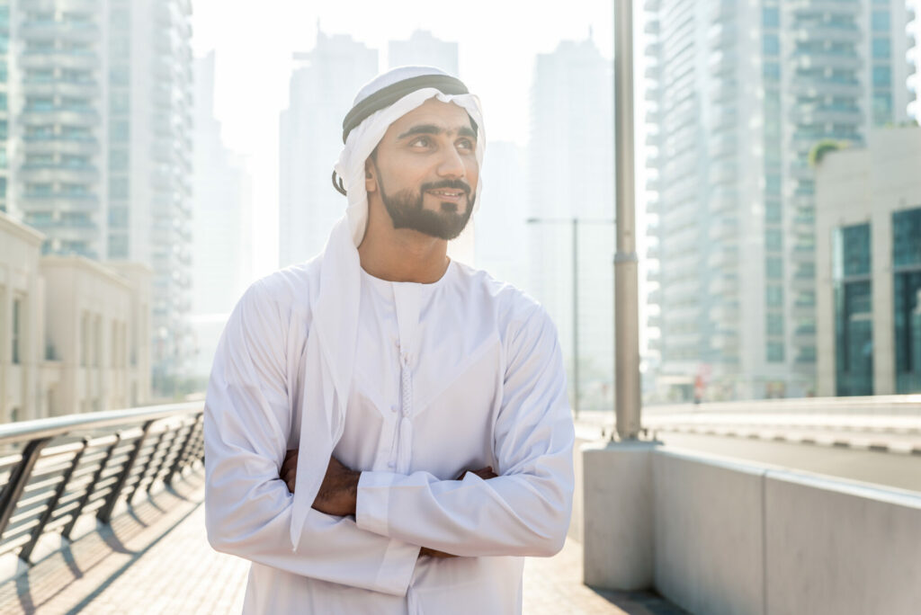 Emirati in dishdasha made to keep wearers cool in a year-round hot climate 