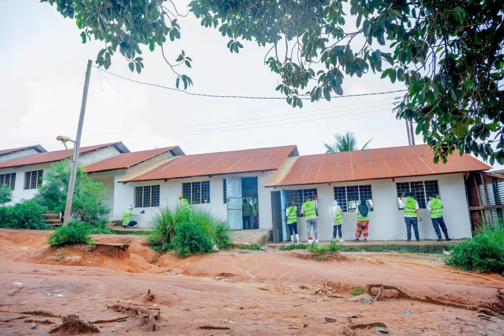 NomuHub volunteers working on the refurbishment of a school 