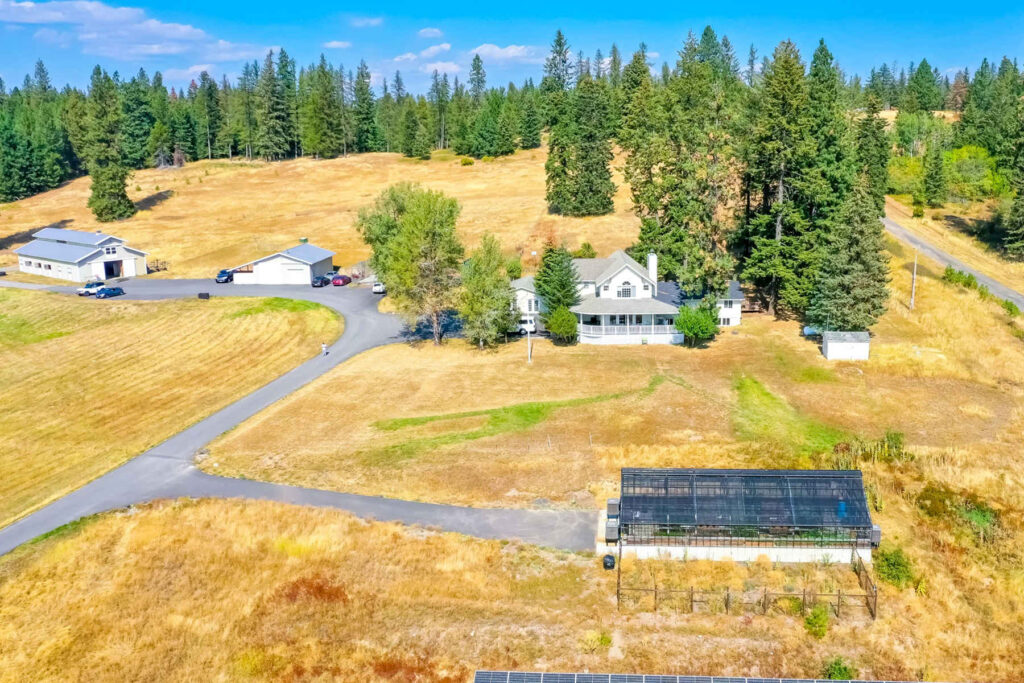 Residential Treatment Centers for Teens in Idaho with firest and green fields