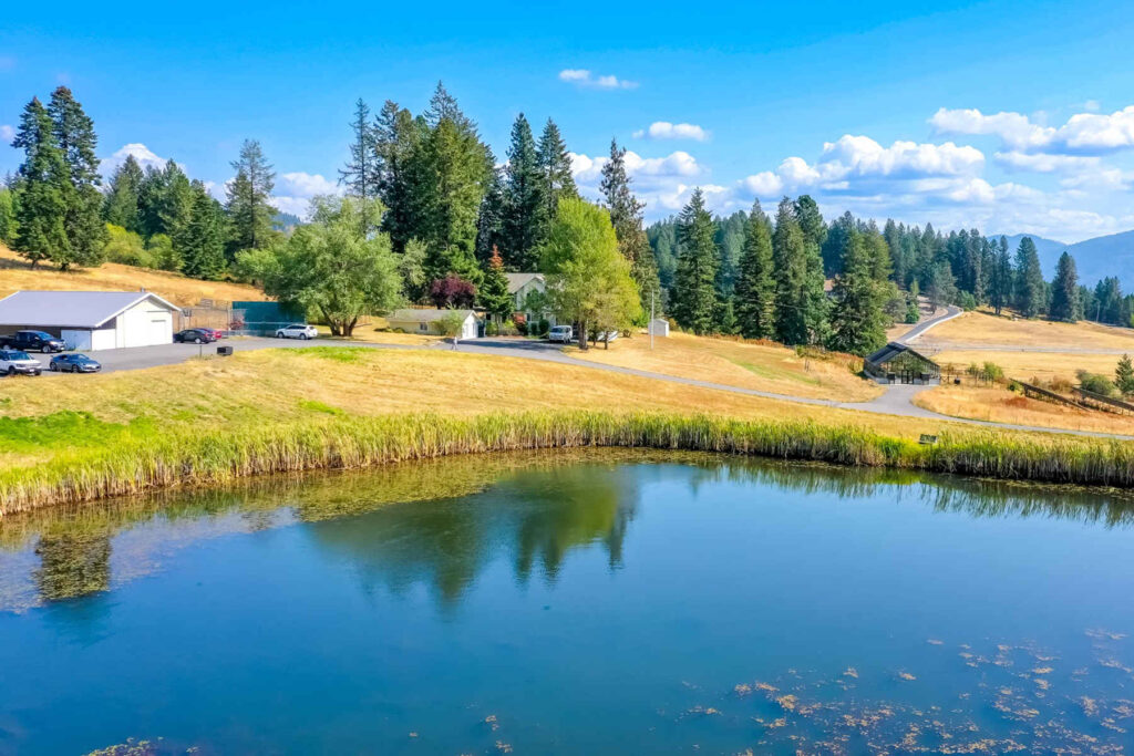 Residential Treatment Centers for Teens in Idaho with lake and forests