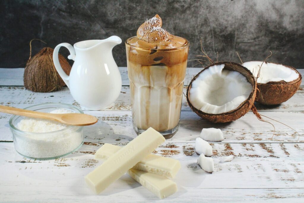 Coconut coffee with white chocolate elements