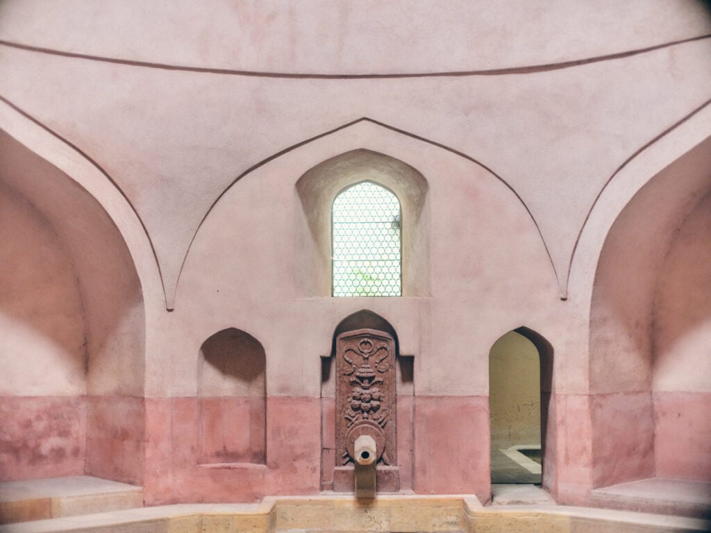 Elegant arched architecture with fountain