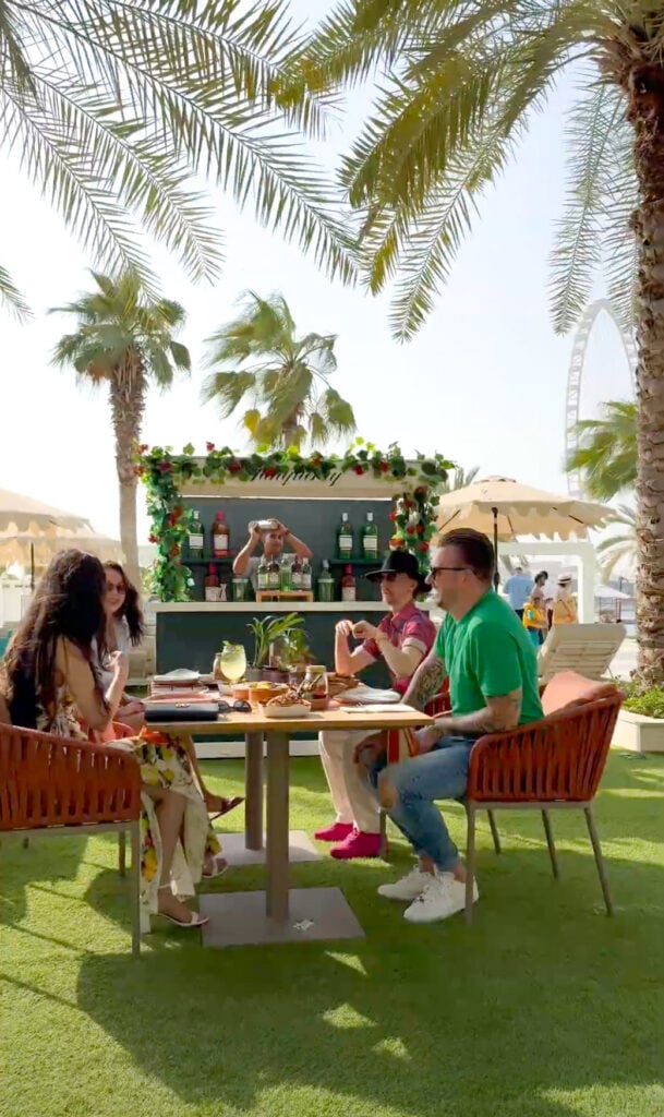 People enjpoying lunch at brunch in Bloom Dubai 