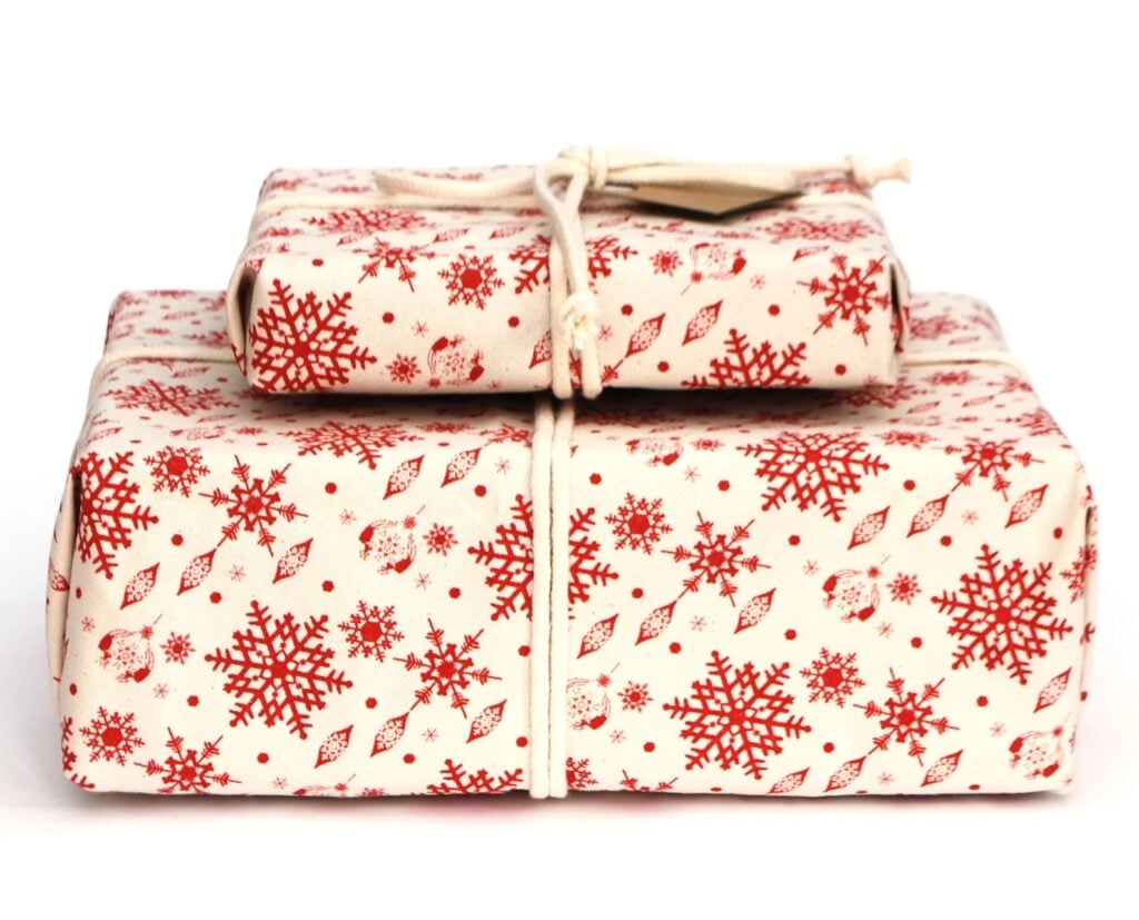 Eco-Friendly Gift Wrapping with cotton fabric 
