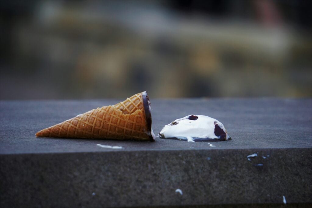 ice cream fallen on the floor 