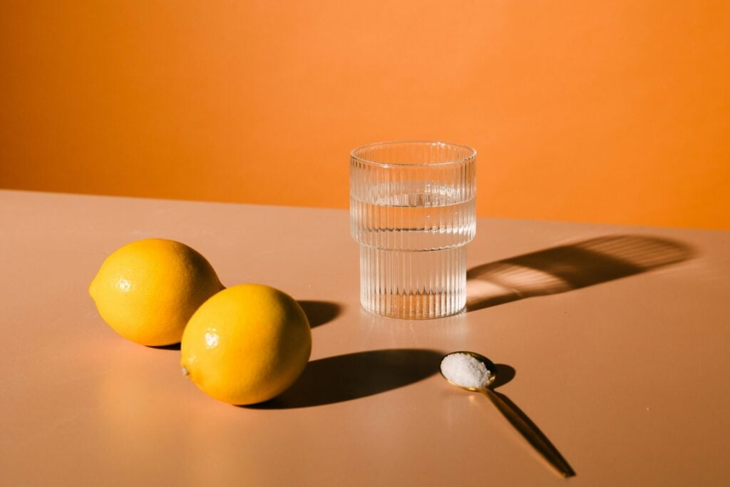 lemons and a teaspoon of baking soda 