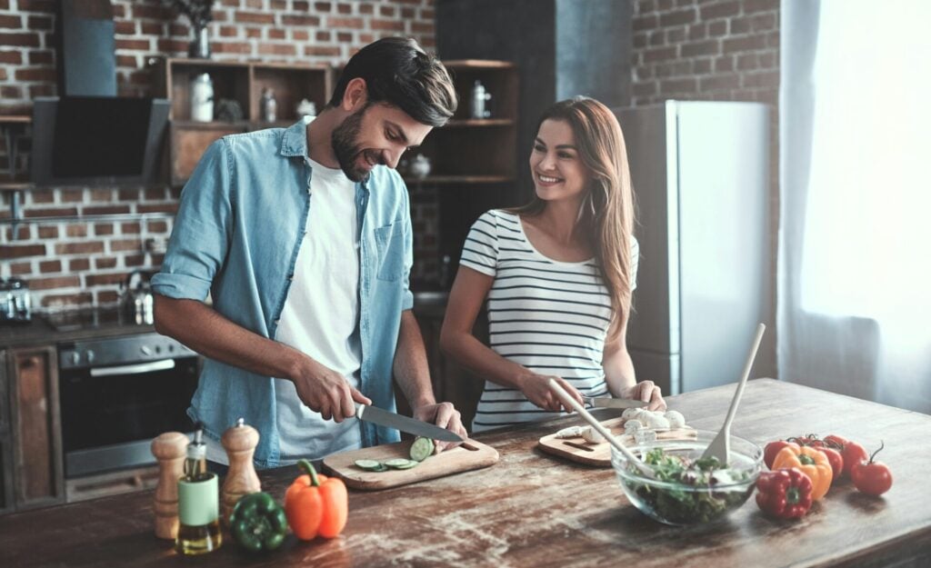 couple cooking 